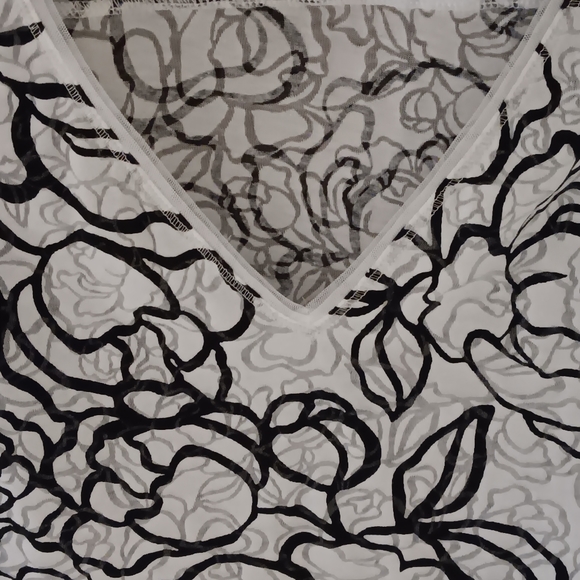 White House Black Market Tee, Size S, Black & White - Picture 2 of 5